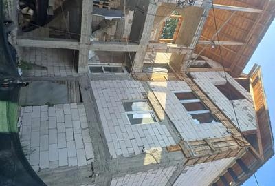 Spațiu comercial, de 840 mp, în Petros - 2