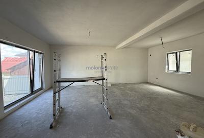 Casă individuală cu 4 camere cu Canalizare în Exterior Est