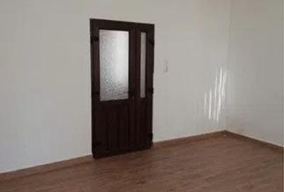 Casă cu 4 camere cu Teren 443 Mp în Mărăști