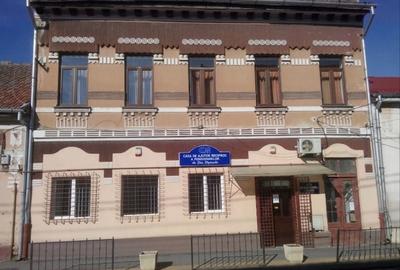 Apartament cu 3 camere decomandat în Central - 3