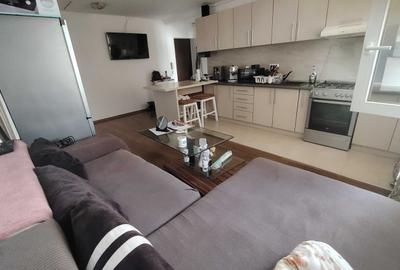 Apartament cu 3 camere decomandat în Exterior Vest