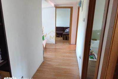 Casă cu 5 camere decomandat cu Canalizare în Pictor Rosenthal - 7