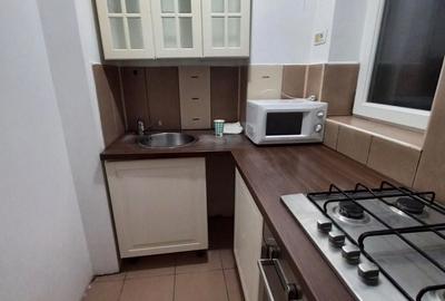Apartament cu 2 camere decomandat în Berceni