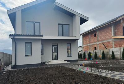 Casă individuală cu 4 camere cu Canalizare în Cristian - 11