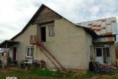 Casă cu 4 camere cu Teren 5440 Mp în Ungheni - 1