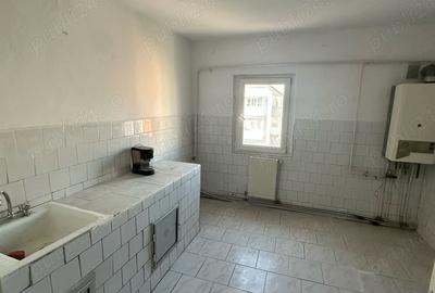 Apartament cu 3 camere semidecomandat în Central - 4