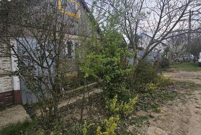 Casă cu 2 camere cu Teren 1439 Mp în Central