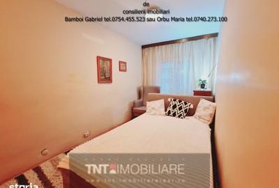 Apartament cu 3 camere semidecomandat în Păcurari