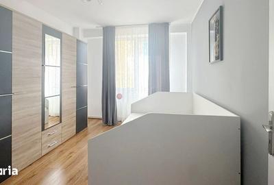 Apartament cu 3 camere, mobilat în Florilor