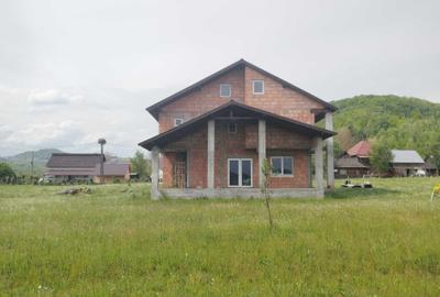 Casă cu 4 camere în Lăpuș - 2