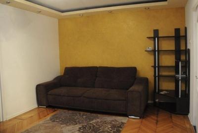 Apartament cu 2 camere semidecomandat în Centrul Civic