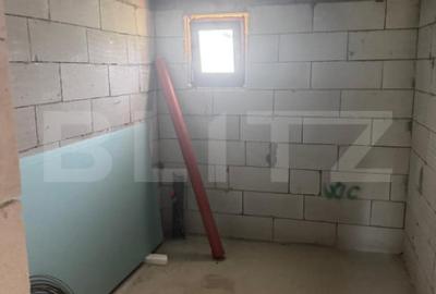Casă cu 4 camere cu Teren 813 Mp în Piatra