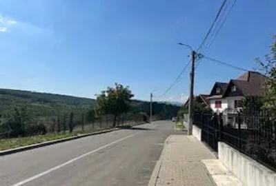 Teren de 3300 mp, în Central