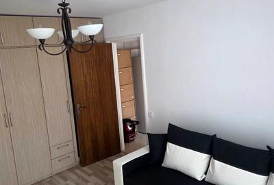 Apartament cu 2 camere decomandat în Viilor