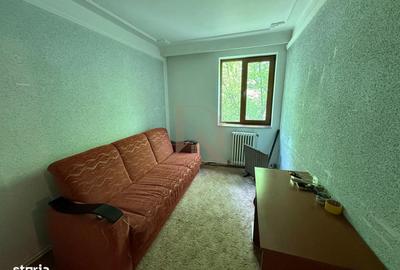 Apartament cu 3 camere decomandat, mobilat în Ultracentral