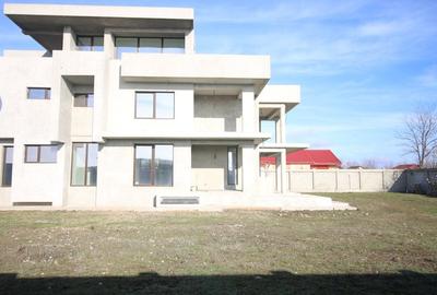 Casă cu 8 camere cu Teren 2500 Mp în Nord - 18