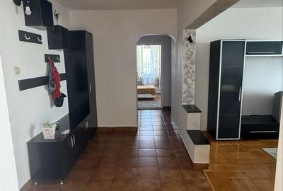 Apartament cu 3 camere în Unirii Sud