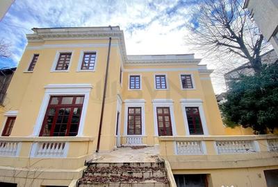 Casă cu 7 camere cu Canalizare în Romană - 3