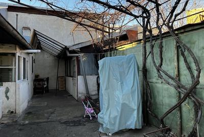 Casă cu 2 camere cu Teren 250 Mp în Apărătorii Patriei