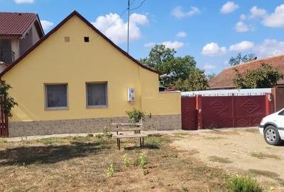 Casă cu 3 camere în Tisa