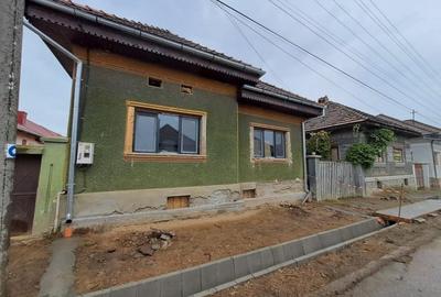 Casă individuală cu 3 camere cu Canalizare în Drăguș - 1