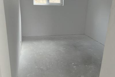 Casă cu 8 camere cu Teren 2100 Mp în Central - 3