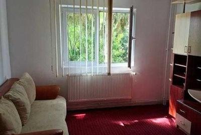 Apartament cu 2 camere semidecomandat în Florilor