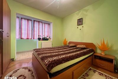 Apartament cu 3 camere, mobilat în Vasile Aaron