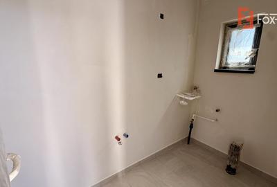 Duplex cu 3 camere cu Canalizare în Albina - 12