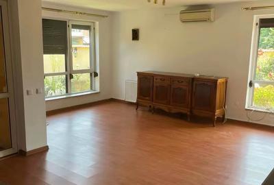 Casă cu 5 camere cu Teren 400 Mp în Giulești
