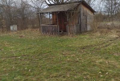 Teren de 3500 mp, în Merișor - 2