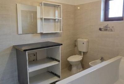 Casă cu 4 camere decomandat cu Teren 450 Mp în Clinceni