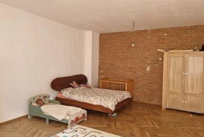 Casă cu Teren 67 Mp în Central - 6