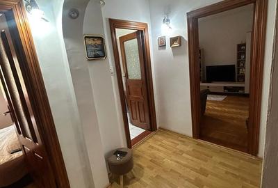 Apartament cu 3 camere decomandat în Sud