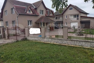 Casă individuală cu 7 camere cu Canalizare în Mihai Viteazu - 3