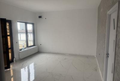 Casă cu 4 camere în Central - 1