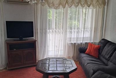 Apartament cu 3 camere decomandat în Obor