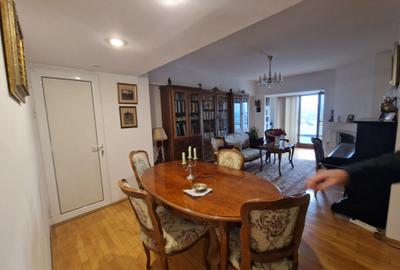 Apartament cu 4 camere decomandat, mobilat în Centru Civic