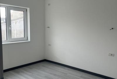 Casă cu 3 camere cu Teren 300 Mp în Dumbrăvița - 14