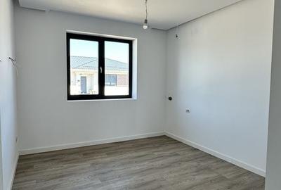 Casă cu 4 camere cu Teren 510 Mp în Balotești - 19