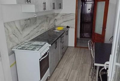 Apartament cu 2 camere decomandat în Micro 20 - 1