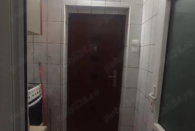 Garsonieră decomandată în Micro 40