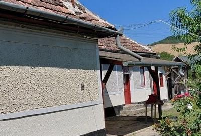 Casă cu 4 camere în Suplac