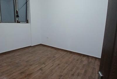 Apartament cu 3 camere semidecomandat în Ultracentral