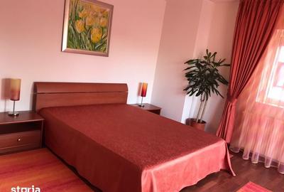 Casă cu 8 camere cu Teren 640 Mp în Pipera