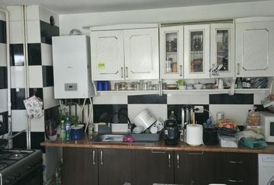 Casă cu 4 camere în Central - 1