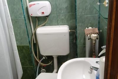 Garsonieră decomandată, mobilată în Romană