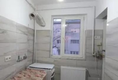 Apartament cu 3 camere decomandat în Sud