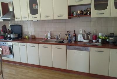 Casă individuală cu 4 camere în Central