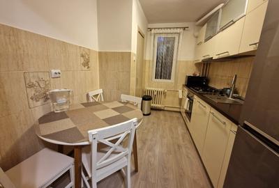 Apartament cu 3 camere decomandat, mobilat în Gheorgheni